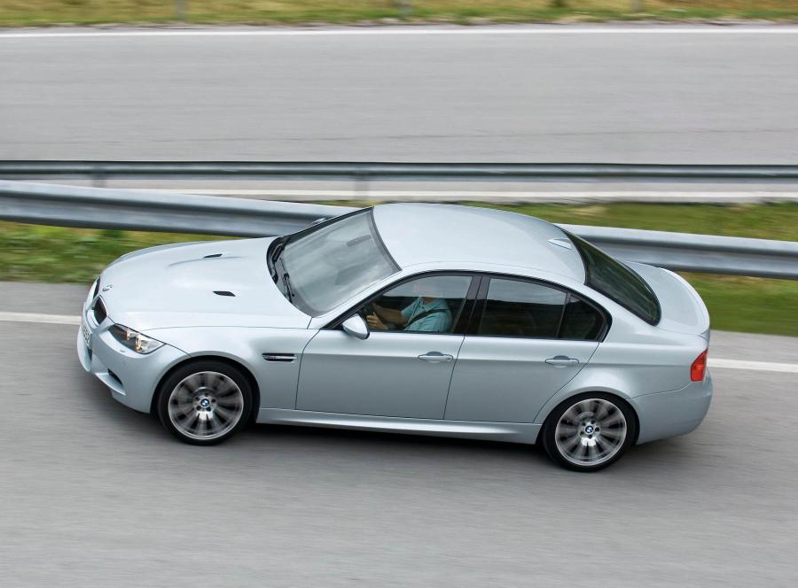  BMW M3 Sedan 2007 года  (фото 27 из 72)